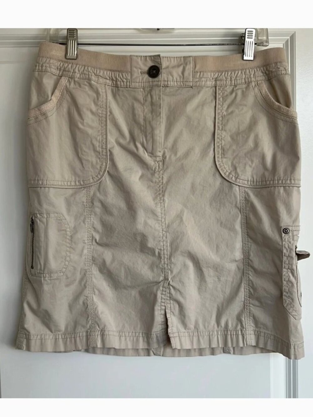 Chico’s Cargo Skirt size 1 / Medium Womens Utility Mini Above Knee Beige Cotton